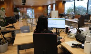 L'Ajuntament oferta tres llocs de treball a persones migrades en situació irregular
