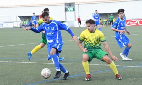 El Cambrils Unió B salva un empat de la seva visita al camp del tercer classificat, el Pare Manyanet, i segueix líder