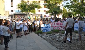 Vilafortuny, continua el torcebraç entre veïns i ocupants de l'antiga residència Montemar