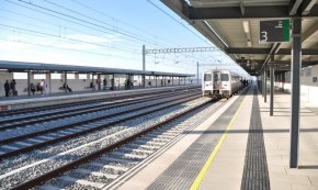 Adif anuncia nous retards en els trajectes de la línia R16 per les obres del Corredor del Mediterrani 