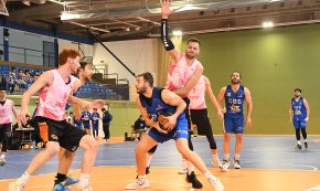 Important victòria del Cofran 95 CB Cambrils contra l'AB Vendrell que el situa en la tercera posició de la classificació