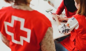 Un 60% de les persones en situació de vulnerabilitat ateses per Creu Roja a la demarcació de Tarragona són dones