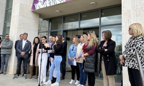 Els alumnes dels instituts prenen protagonisme a l'acte del Dia internacional de les Dones 