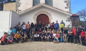 Més de 50 excursionistes fan salut i parlen en català gràcies a l’acord entre el GATA i el Voluntariat per la llengua