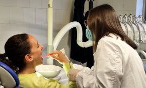 Els CAP de la Regió Sanitària del Camp de Tarragona incorporen la figura de la higienista bucodental