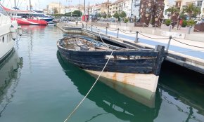 La barca Teresa de Cambrils serà traslladada per avaluar una afectació per filtratge d’aigua