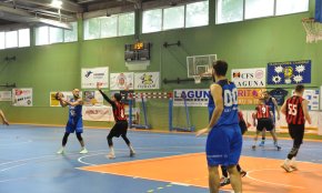 Les baixes llastren al Cofran 95 CB Cambrils que perd a la pista del Reus Deportiu