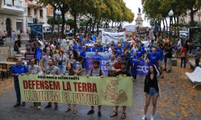 Clam multitudinari a Tarragona per demanar la paralització de Hard Rock
