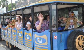 Diferents indrets de Cambrils protagonitzen el nou videoclip de La Cosina