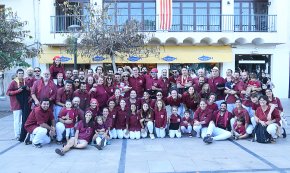 Els Xiquets descarreguen tres castells a la diada castellera de la Festa Major de Sant Pere