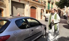 Benedicció de cotxes per Sant Cristòfol, una tradició que encara es manté