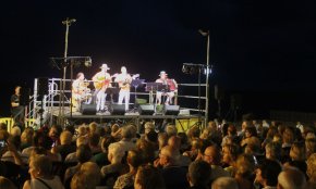 Gran afluència a la cantada d’havaneres per celebrar la Mare de Déu del Carme
