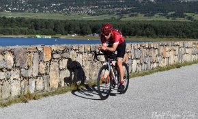 El triatleta Òscar Martínez queda desè al Half Altriman de Les Angles