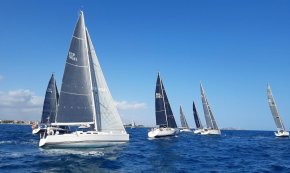 El Club Nàutic Cambrils suma una nova edició de la tradicional regata Vent de Dalt