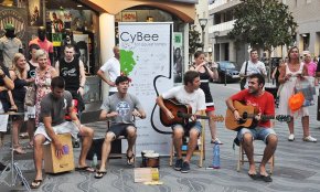 Quan la Policia Local va interrompre un concert de Nil Moliner i el seu grup a Cambrils 