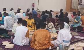 La comunitat senegalesa celebra la festa del Magal