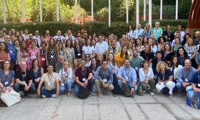 Representants de l'Institut La Mar de la Frau es reuneixen amb altres professors a l'Oficina del Parlament Europeu a Madrid
