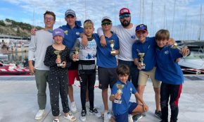 L'equip d'Optimist del Club Nàutic Cambrils torna amb cinc trofeus del XV Memorial Estruch Optimist