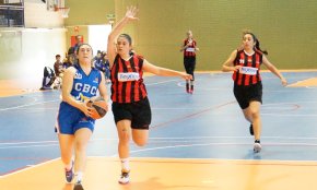 El CB Cambrils femení comença la temporada guanyant al Bàsquet Teresianes