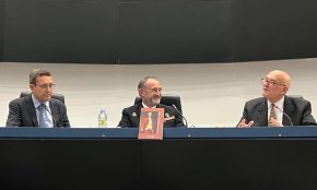 El dr. Pere Mestres presenta el seu llibre sobre Antoni de Gimbernat al Cuartel General de la Armada de Madrid