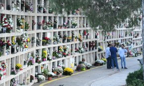 L'Ajuntament ofereix un servei gratuït de taxi a demanda per anar al cementiri per Tots Sants