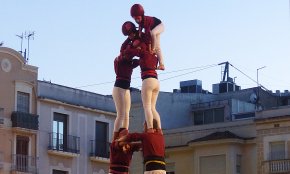 Els Xiquets de Cambrils tanquen la temporada descarregant el segon 2 de 6 a Reus