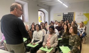 Cambrils Emprèn ofereix sessions de capacitació i acompanyament per a persones emprenedores