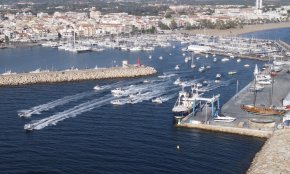 Seixanta embarcacions participen a l'11è Concurs de Pesca del Calamar del Club Nàutic Cambrils
