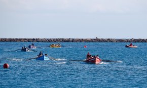 El Club Rem Cambrils aconsegueix dos podis en la regata disputada a la platja del Regueral