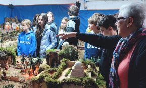 L'alumnat de 1er d'ESO del Vidal i Barraquer visita el Pessebre de Carme Martí