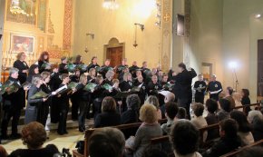 El concert de Nadal de la Coral Verge del Camí recapta 2088 euros per a la investigació de la malaltia de dos nens cambrilencs