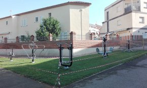 L'Ajuntament instal·la una nova àrea d’aparells gimnàstics a Nou Cambrils   