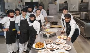 Vuit alumnes del curs d'Operacions de cuina de l'Ajuntament ja han trobat feina
