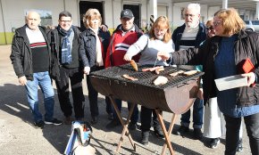 L'esmorzar popular de Sant Antoni aplega unes 400 persones 