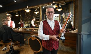 Javi Torrente, barber: «No busco ser millor que ningú sinó superar-me a mi mateix i aplicar-ho en el dia a dia»