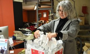 Mercedes García Pérez guanya el sorteig de la campanya «Feliç Sant Valentí» de la Unió de Botiguers