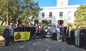 El Club de Vehicles Antics de Cambrils organitza una visita a Mas Miró i una calçotada