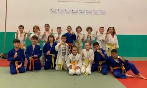 Un equip de vint-i-cinc judokes del club Dojo Cambrils participen a la 8a Trobada Interclubs