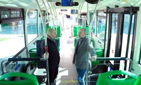 Es renova la flota d'autobusos urbà amb tres nous vehicles