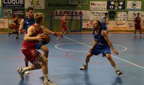 El Cofran 95 CB Cambrils no culmina una remuntada èpica i cau derrotat a casa contra el CB Cantaires Tortosa