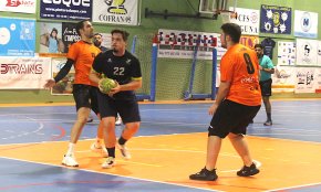La dura derrota del CH Cambrils contra el HC Vallag l'allunya de la salvació