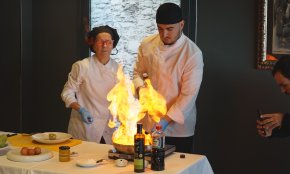 Una vintena de persones gaudeixen de la gastronomia del Miramar gràcies a l'activitat Cuines Obertes