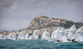 Els regatistes del Club Nàutic Cambrils Iker Múgica i Joan Domingo són els nous campió i subcampió d'Espanya d'Optimist