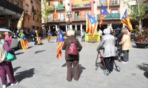 Estelades i ambient primaveral, un nou dimecres de les Àvies i Avis a la Plaça