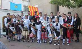 El Departament de Festes busca la pubilla, l'hereu, les damisel·les i els fadrins que representaran el municipi a les festes populars