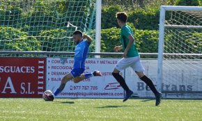 El Cambrils Unió B salva la victòria al descompte després de jugar amb deu des del minut 15