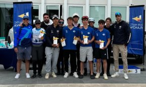 Joan Fargas i Miguel Garcia, regatistes del CN Cambrils d’Ilca 4, segon i tercer absoluts a la regata Ça Llacuna
