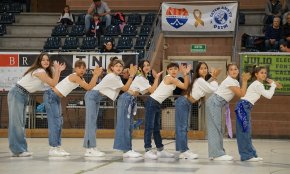 Prop de 300 ballarins celebren el Dia Internacional de la Dansa (conté galeria fotogràfica)