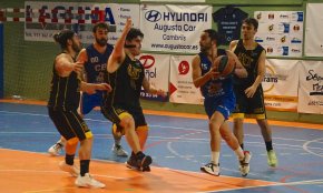 Triomf del Cofran 95 CB Cambrils davant de l'AD Torreforta en el penúltim partit de la temporada