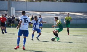 Dura derrota del FC Cambrils contra el líder, el Pare Manyanet